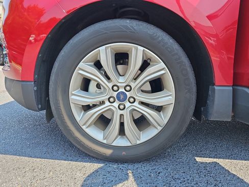 Used 2020 Ford Edge Titanium FWD image 36