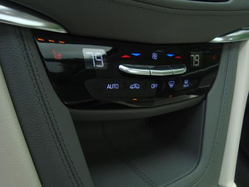 Certified 2021 Cadillac XT5 Premium Luxury AWD/4WD image 19
