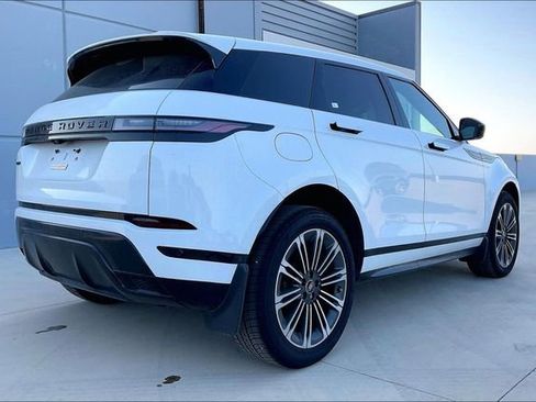Used 2026 Land Rover Range Rover Evoque Dynamic SE AWD/4WD image 4