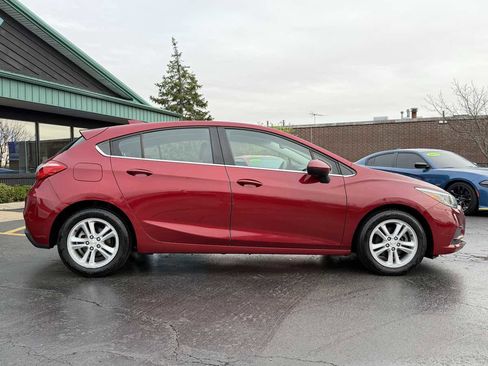 Used 2017 Chevrolet Cruze LT FWD image 7