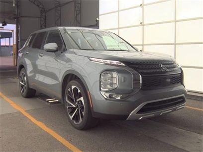 Used 2024 Mitsubishi Outlander SE Black Edition