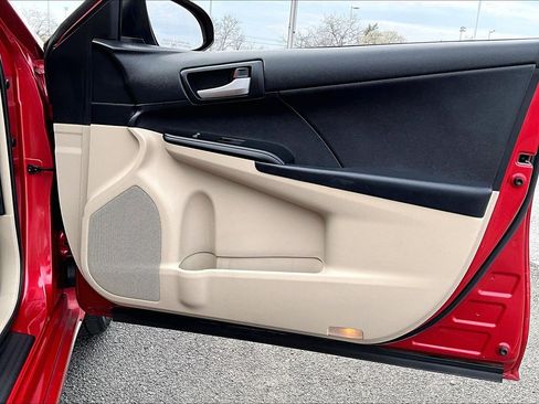 Used 2012 Toyota Camry LE image 22