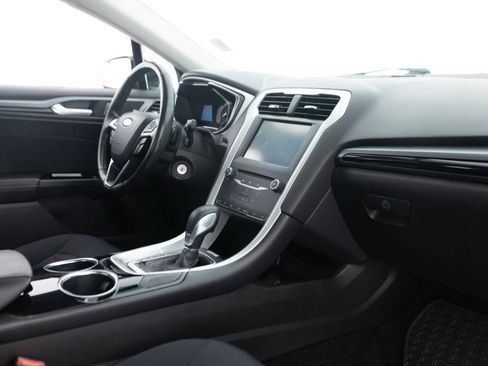 Used 2013 Ford Fusion SE FWD image 29