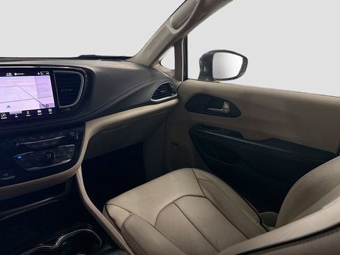 Used 2021 Chrysler Pacifica Limited w/ Premium & Safety Sphere Group AWD/4WD image 24