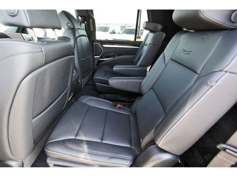 Used 2025 Cadillac Escalade Luxury image 7