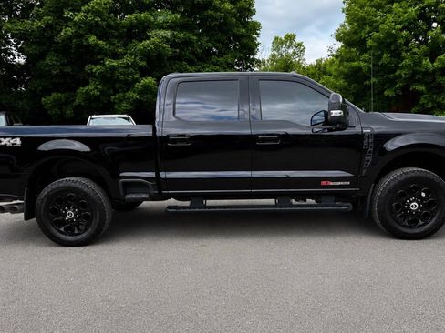 Used 2023 Ford F350 Lariat w/ Lariat Ultimate Package AWD/4WD image 6