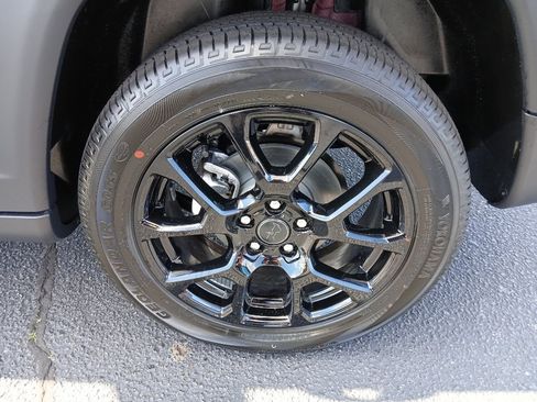 New 2026 Jeep Compass Latitude image 16