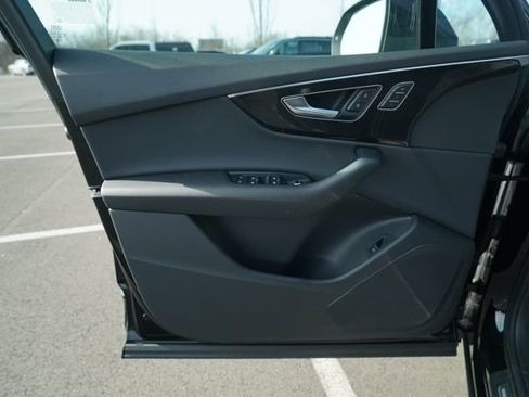 Used 2023 Audi Q7 2.0T Premium w/ Convenience Package image 14