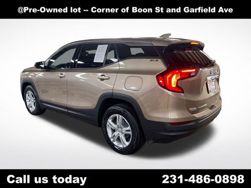 Used 2018 GMC Terrain SLE AWD/4WD image 3