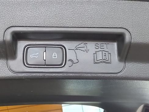 Used 2021 Ford Explorer XLT w/ Equipment Group 202A AWD/4WD image 35