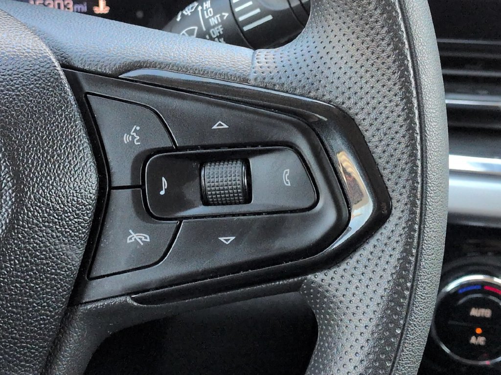 Used 2026 Chevrolet Trax LT FWD image 21