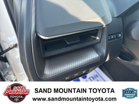 Used 2023 Toyota Prius XLE FWD image 15