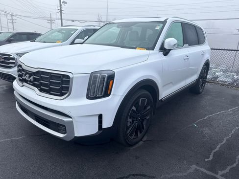 Used 2025 Kia Telluride SX Prestige image 2