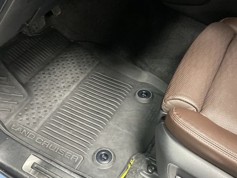 Used 2026 Toyota Land Cruiser w/ Premium Package image 17