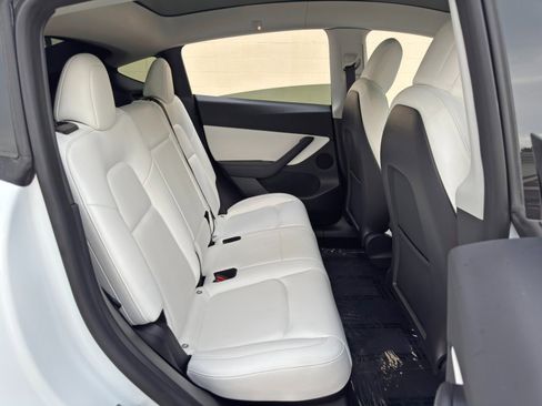 Used 2022 Tesla Model Y Performance AWD/4WD image 40