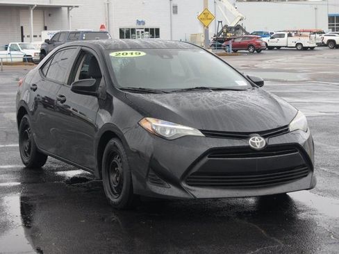Used 2019 Toyota Corolla L image 17