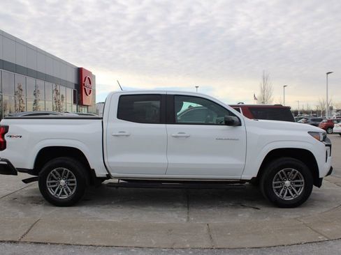Used 2023 Chevrolet Colorado LT w/ LT Convenience Package II image 6