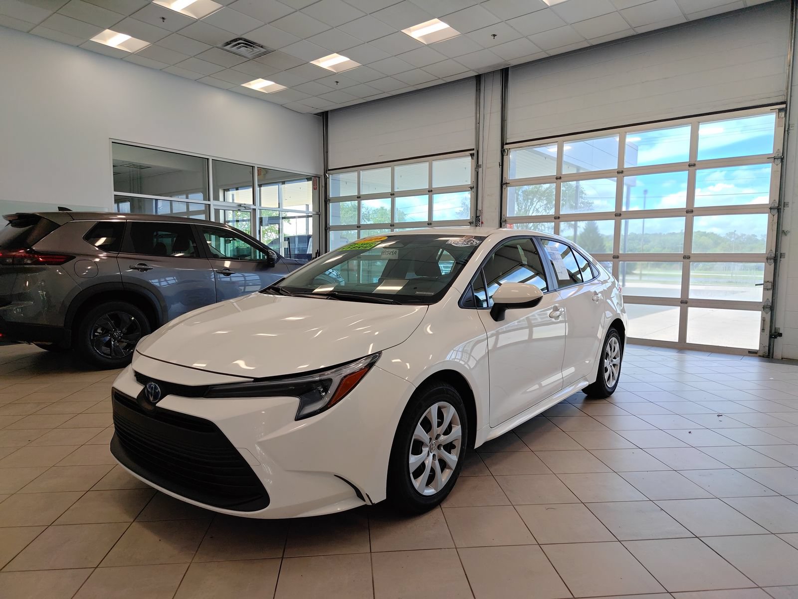 Used 2025 Toyota Corolla LE FWD image 7