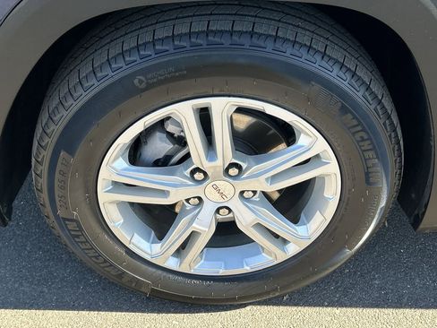 Used 2023 GMC Terrain SLE image 33