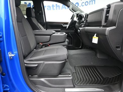 Used 2025 Chevrolet Silverado 1500 RST AWD/4WD image 9