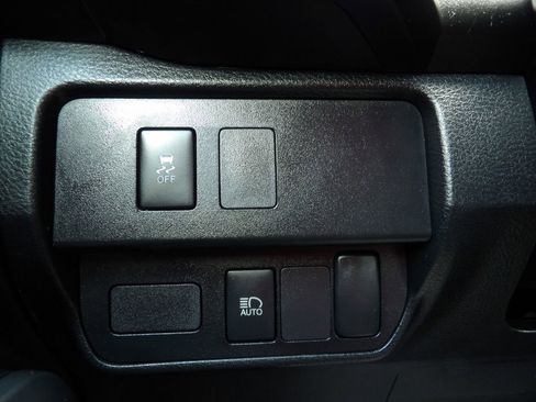 Used 2020 Toyota Tacoma SR image 19