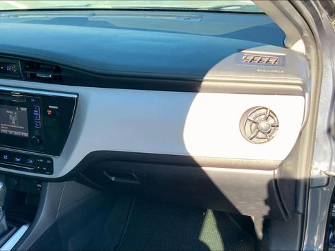 Used 2017 Toyota Corolla LE FWD image 17