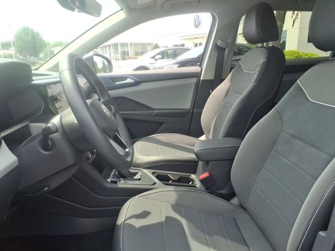 Certified 2023 Volkswagen Taos SE FWD image 14