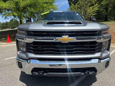 Used 2025 Chevrolet Silverado 2500 LT w/ Convenience Package image 2