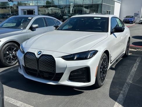 New 2026 BMW i4 eDrive40 w/ M Sport Package RWD image 2