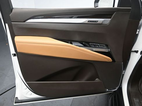 Used 2025 Cadillac Escalade Premium Luxury w/ LPO, Floor Liner Package image 29