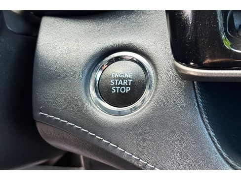 Used 2022 Toyota Highlander XLE FWD image 26
