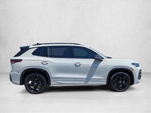 New 2026 Volkswagen Tiguan SE R-Line FWD image 4