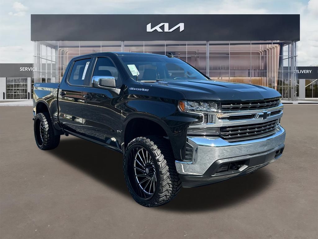 Used 2022 Chevrolet Silverado 1500 LT w/ Bed Protection Package AWD/4WD image 1