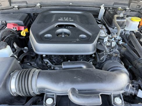 Used 2023 Jeep Wrangler Unlimited Rubicon 4xe AWD/4WD image 26