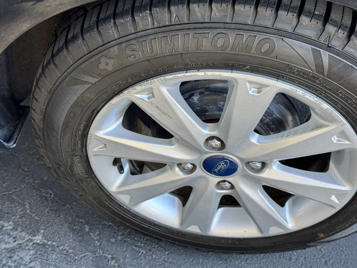 Used 2013 Ford Fiesta SE FWD image 21