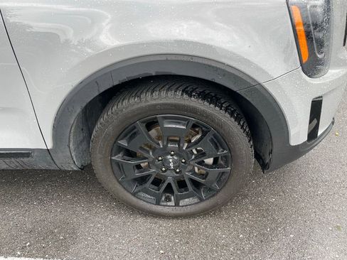 Used 2022 Kia Telluride SX w/ SX Prestige Package AWD/4WD image 9