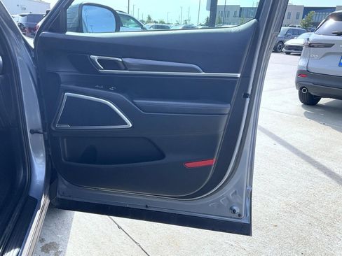Used 2025 Kia Telluride S AWD/4WD image 17