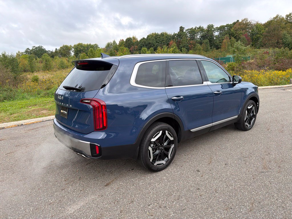 Used 2025 Kia Telluride S FWD image 8