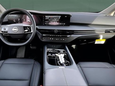 Used 2025 Nissan Murano SV image 18