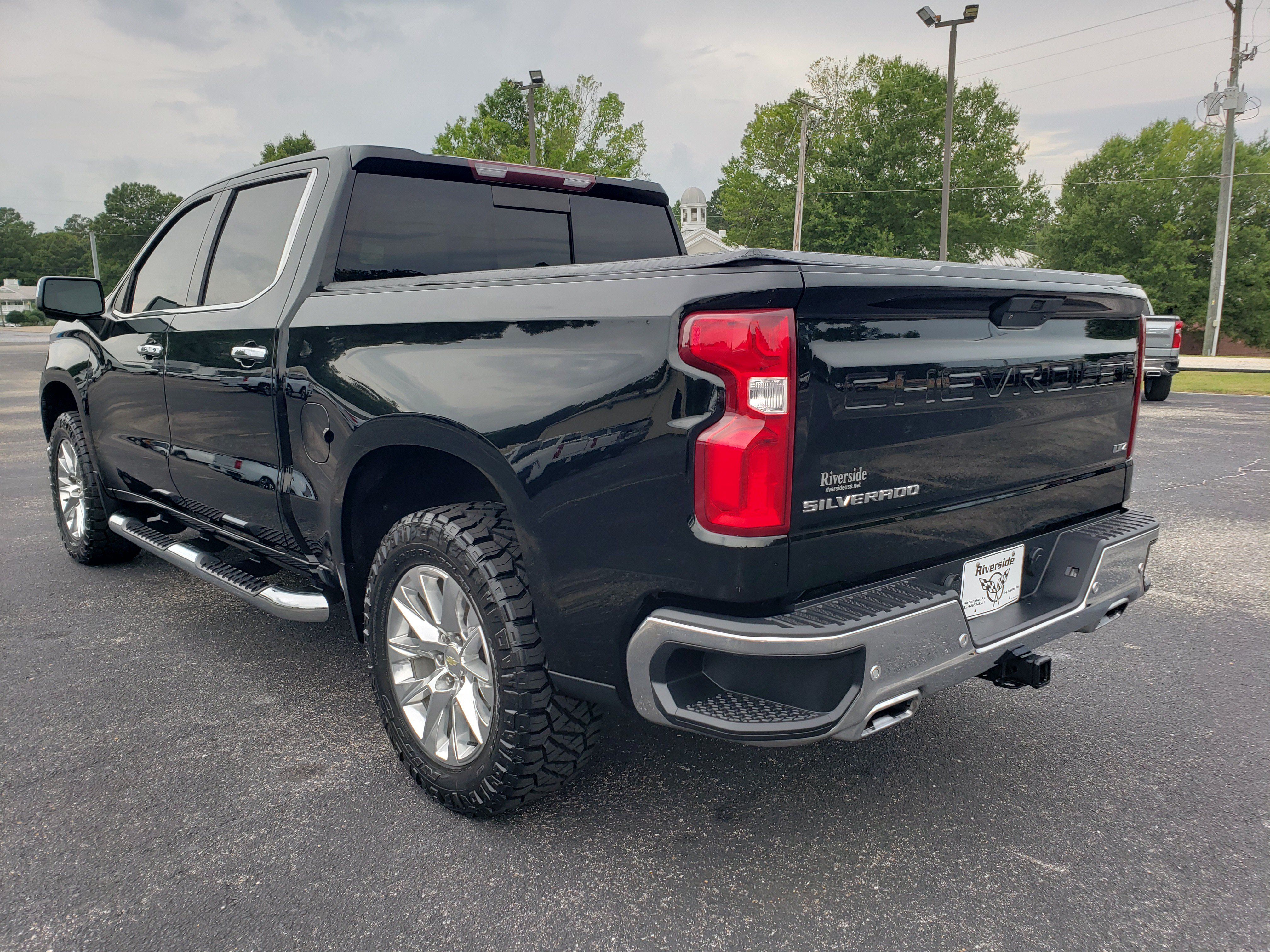 Used 2021 Chevrolet Silverado 1500 LTZ w/ LTZ Premium Package AWD/4WD image 4