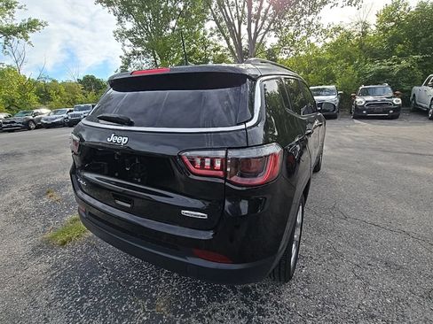 Used 2022 Jeep Compass Latitude AWD/4WD image 7