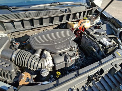 Used 2018 Cadillac XT5 Luxury image 29