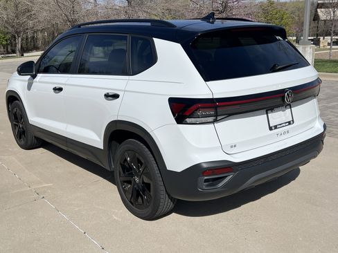 Used 2025 Volkswagen Taos SE image 8