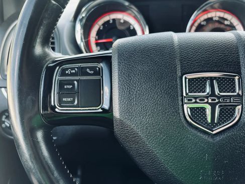 Used 2018 Dodge Grand Caravan SE FWD image 26