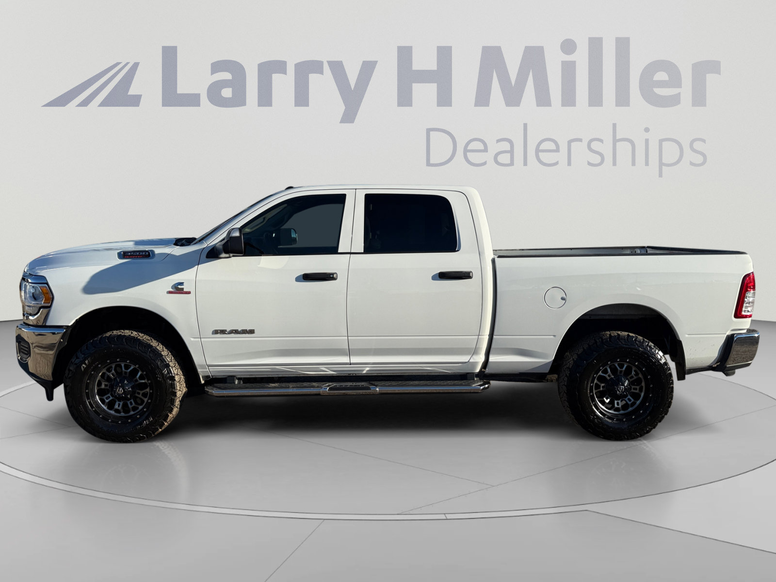 Used 2020 RAM 3500 Tradesman w/ Chrome Appearance Group AWD/4WD image 2