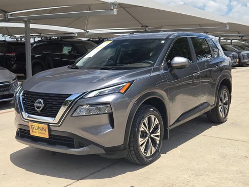Used 2023 Nissan Rogue SV FWD image 7