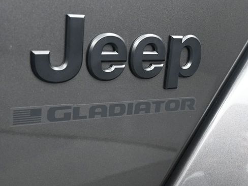 New 2025 Jeep Gladiator Sport image 16
