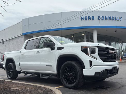 Used 2022 GMC Sierra 1500 Elevation AWD/4WD image 1