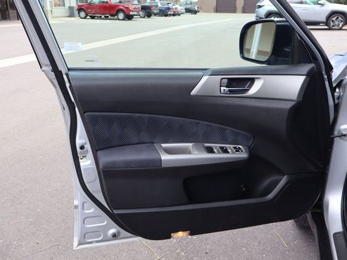 Used 2010 Subaru Forester 2.5X Premium image 23