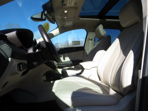 Used 2017 Lincoln MKC Reserve w/ Lincoln MKC Climate Package image 12